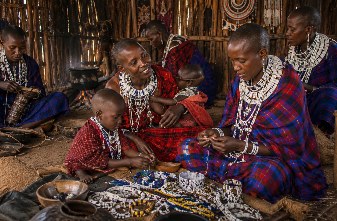 Maasai women